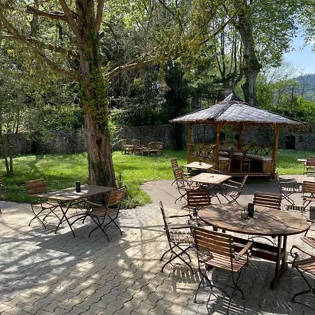 Logis Restaurant Le Domaine De La Regaliere Отель Андюз