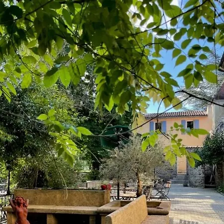 Szálloda Logis Restaurant Le Domaine De La Regaliere 3*