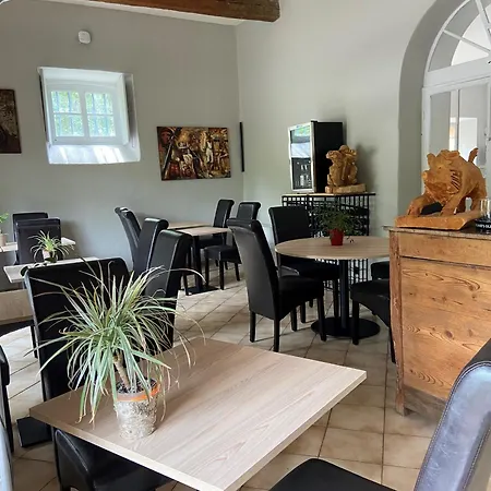 Logis Restaurant Le Domaine De La Regaliere