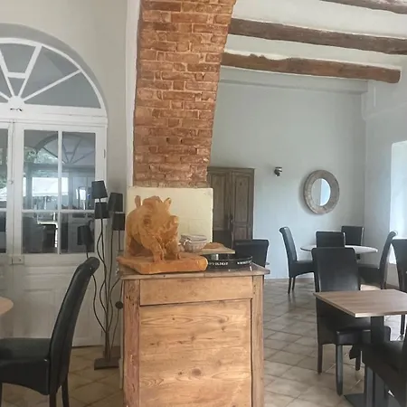 Logis Restaurant Le Domaine De La Regaliere