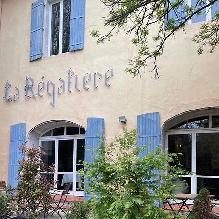 Hotell Logis Restaurant Le Domaine De La Regaliere 3*