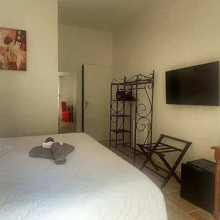 Hotel Logis Le Domaine De La Régalière Anduze