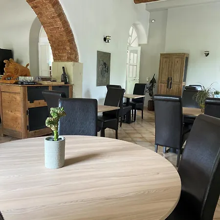 Szálloda Logis Restaurant Le Domaine De La Regaliere Anduze