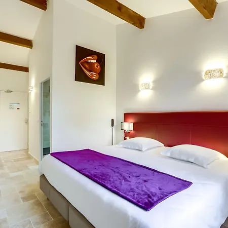 Logis Restaurant Le Domaine De La Regaliere 酒店 3*