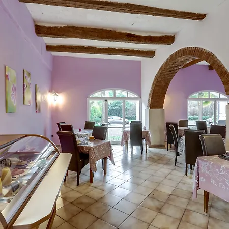 Logis Restaurant Le Domaine De La Regaliere 酒店 3*