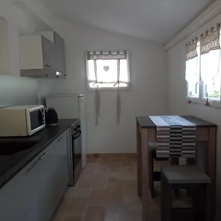 Отель Logis Restaurant Le Domaine De La Regaliere 3*