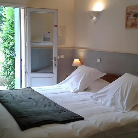 Hotel Logis Le Domaine De La Régalière Anduze