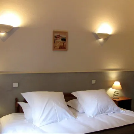 Hotel Logis Restaurant Le Domaine De La Regaliere 3*