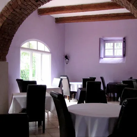 Hotel Logis Restaurant Le Domaine De La Regaliere