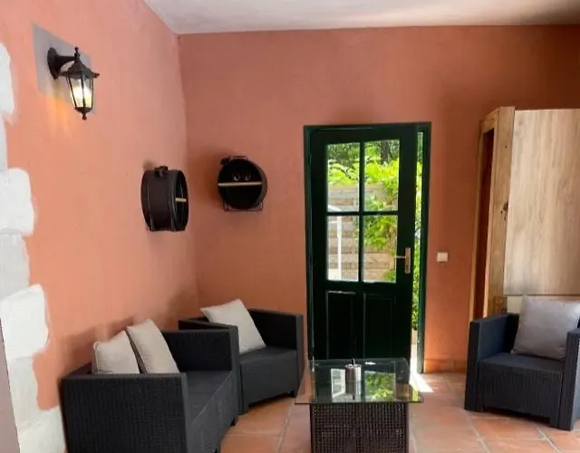Hotell Logis Restaurant Le Domaine De La Regaliere 3*