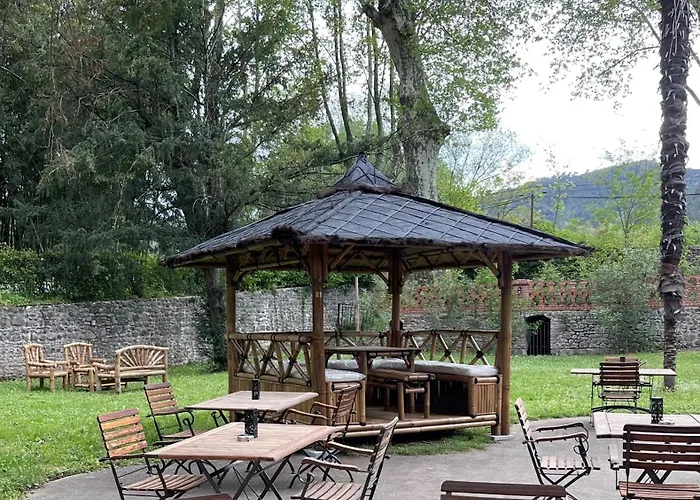 Hotell Logis Restaurant Le Domaine De La Regaliere 3*