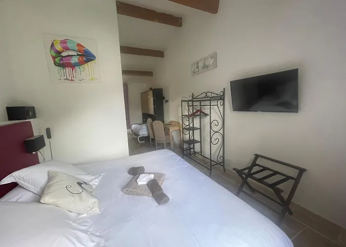 Logis Restaurant Le Domaine De La Regaliere Hotell