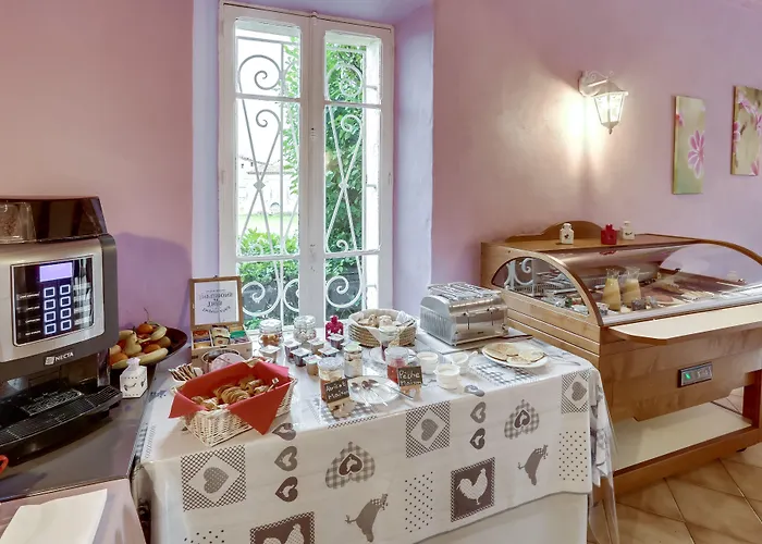 Logis Restaurant Le Domaine De La Regaliere Hotell 3*